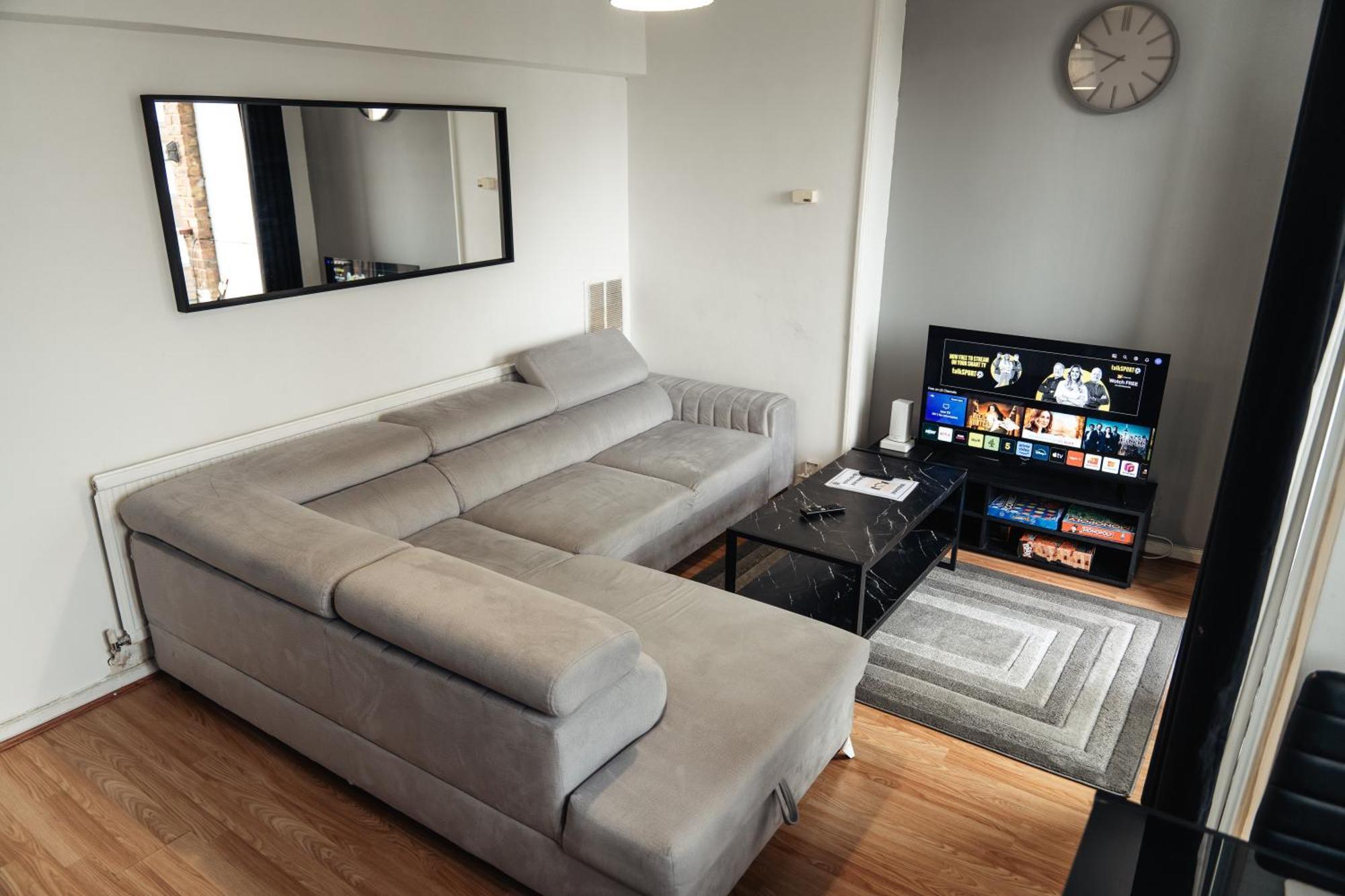 Апартаменти Shard View 2 Bed Entire Flat Лондон Екстер'єр фото